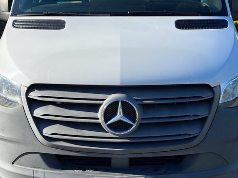 Used 2020 Mercedes-Benz Sprinter 2500 image 4