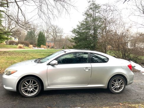Used 2006 Scion tC Hatchback Coupe 2D image 1