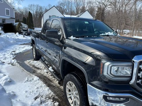 Used 2017 GMC Sierra 1500 SLE w/ SLE Value Package AWD/4WD image 5