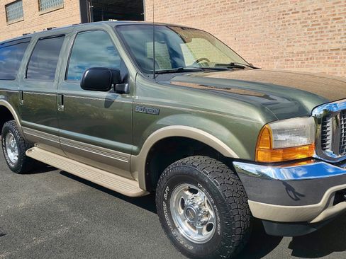 Used 2000 Ford Excursion Limited image 1