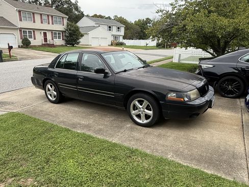 Used 2003 Mercury Marauder image 1