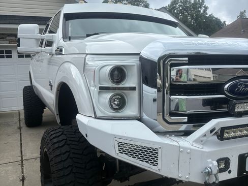 Used 2014 Ford F250 Lariat w/ Lariat Ultimate Package image 2