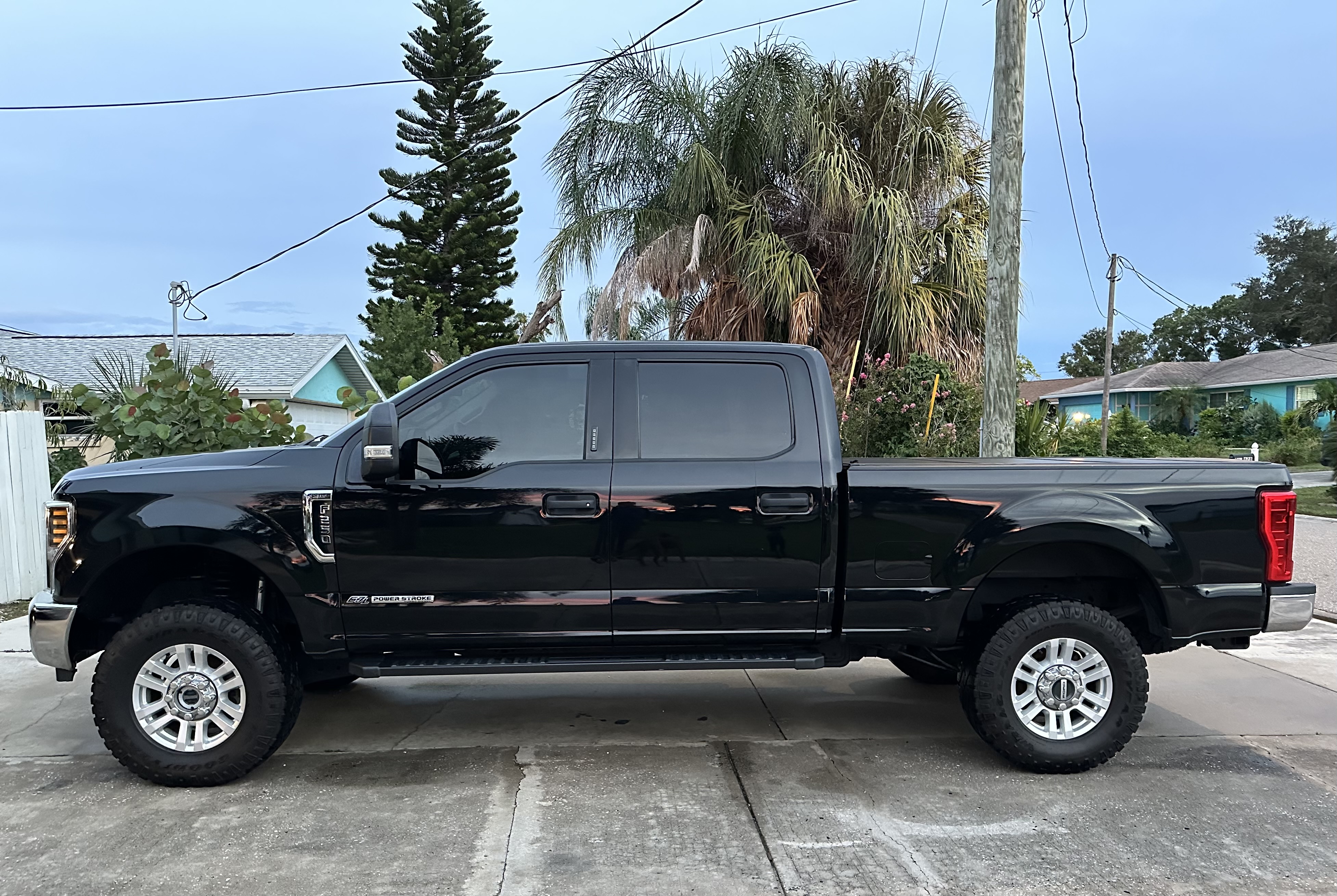 Used 2018 Ford F250 XLT AWD/4WD image 2
