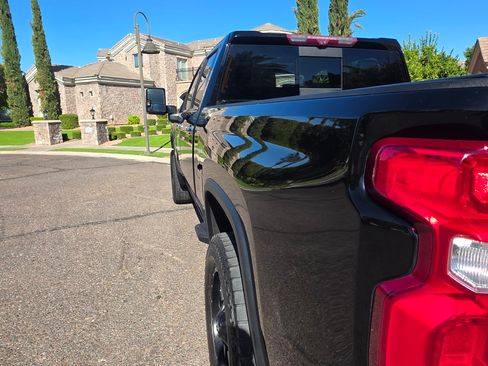 Used 2020 Chevrolet Silverado 2500 LTZ w/ LTZ Plus Package image 15