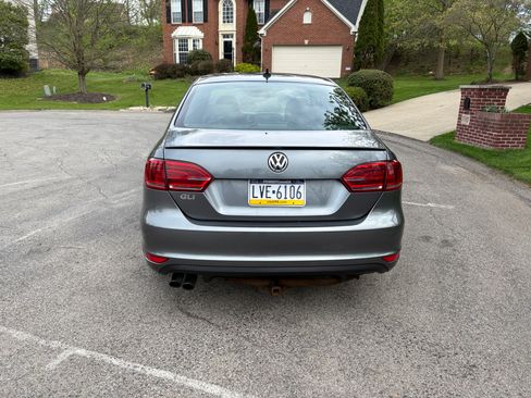 Used 2013 Volkswagen Jetta GLI Autobahn FWD image 5