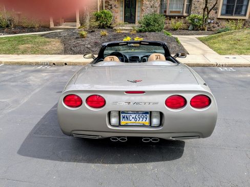 Used 2002 Chevrolet Corvette Convertible 2D w/ Preferred Equipment Group2 image 2