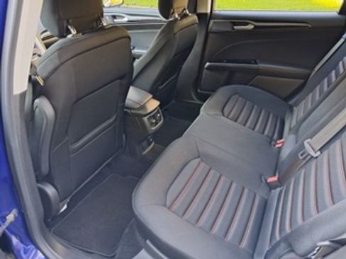 Used 2014 Ford Fusion SE image 10