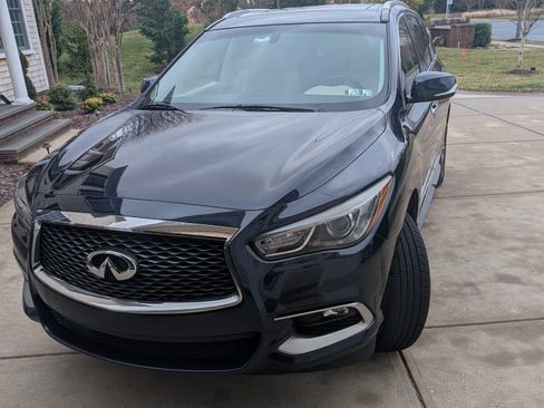 Used 2016 INFINITI QX60 AWD w/ Premium Package image 9