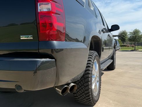 Used 2010 Chevrolet Avalanche LT w/ Luxury Package image 13