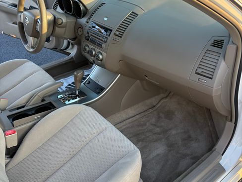 Used 2005 Nissan Altima 2.5 S w/ (S02) Side Airbags Pkg FWD image 15