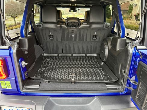 Used 2019 Jeep Wrangler Unlimited Rubicon w/ Dual Top Group image 13