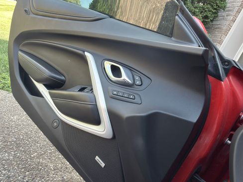Used 2016 Chevrolet Camaro LT RWD image 23