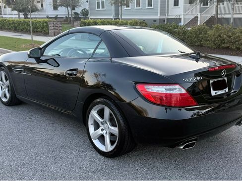 Used 2015 Mercedes-Benz SLK 250 image 21