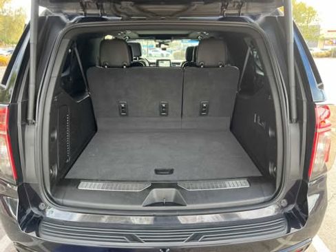 Used 2023 Chevrolet Suburban Z71 w/ Luxury Package image 17