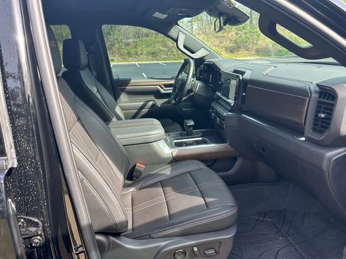 Used 2024 Chevrolet Silverado 1500 High Country w/ Midnight Edition image 5