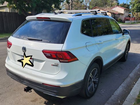 Used 2018 Volkswagen Tiguan SEL image 2