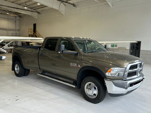Used 2015 RAM 3500 Tradesman w/ Chrome Appearance Group image 5