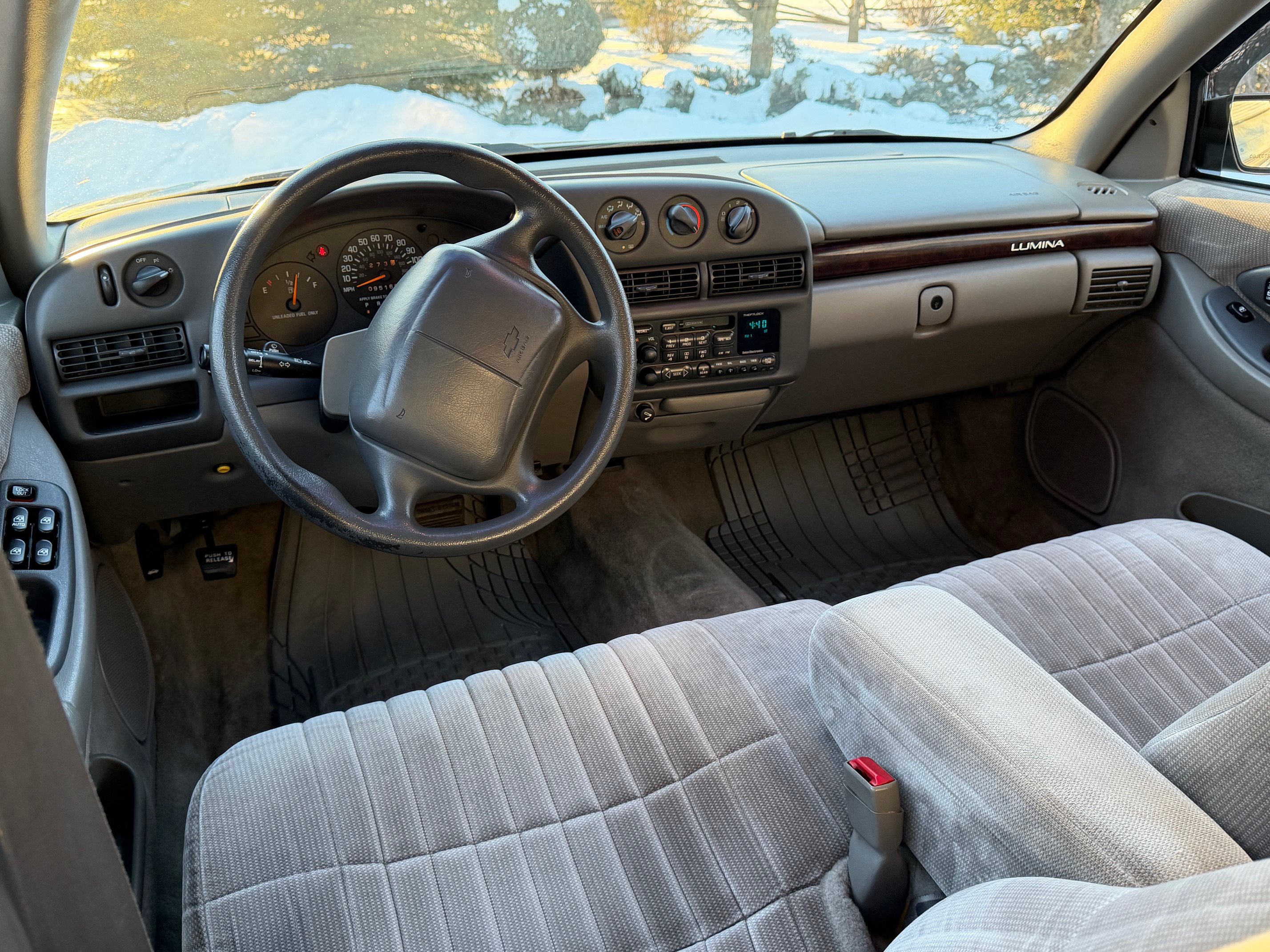 Used 1999 Chevrolet Lumina w/ Preferred Equipment Group FWD image 9