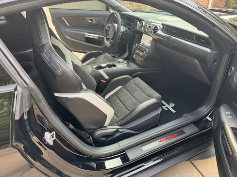 Used 2022 Ford Mustang Shelby GT500 w/ Carbon Fiber Track Pack image 17