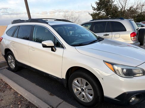 Used 2016 Subaru Outback 2.5i Premium image 9