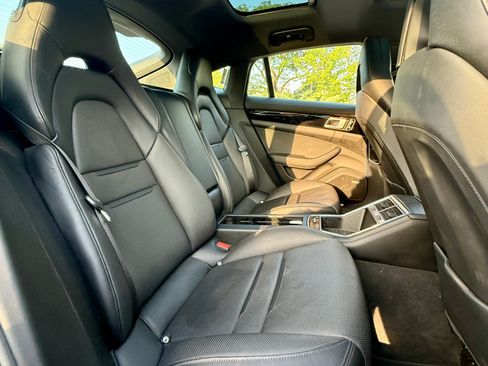 Used 2018 Porsche Panamera 4S AWD/4WD image 19