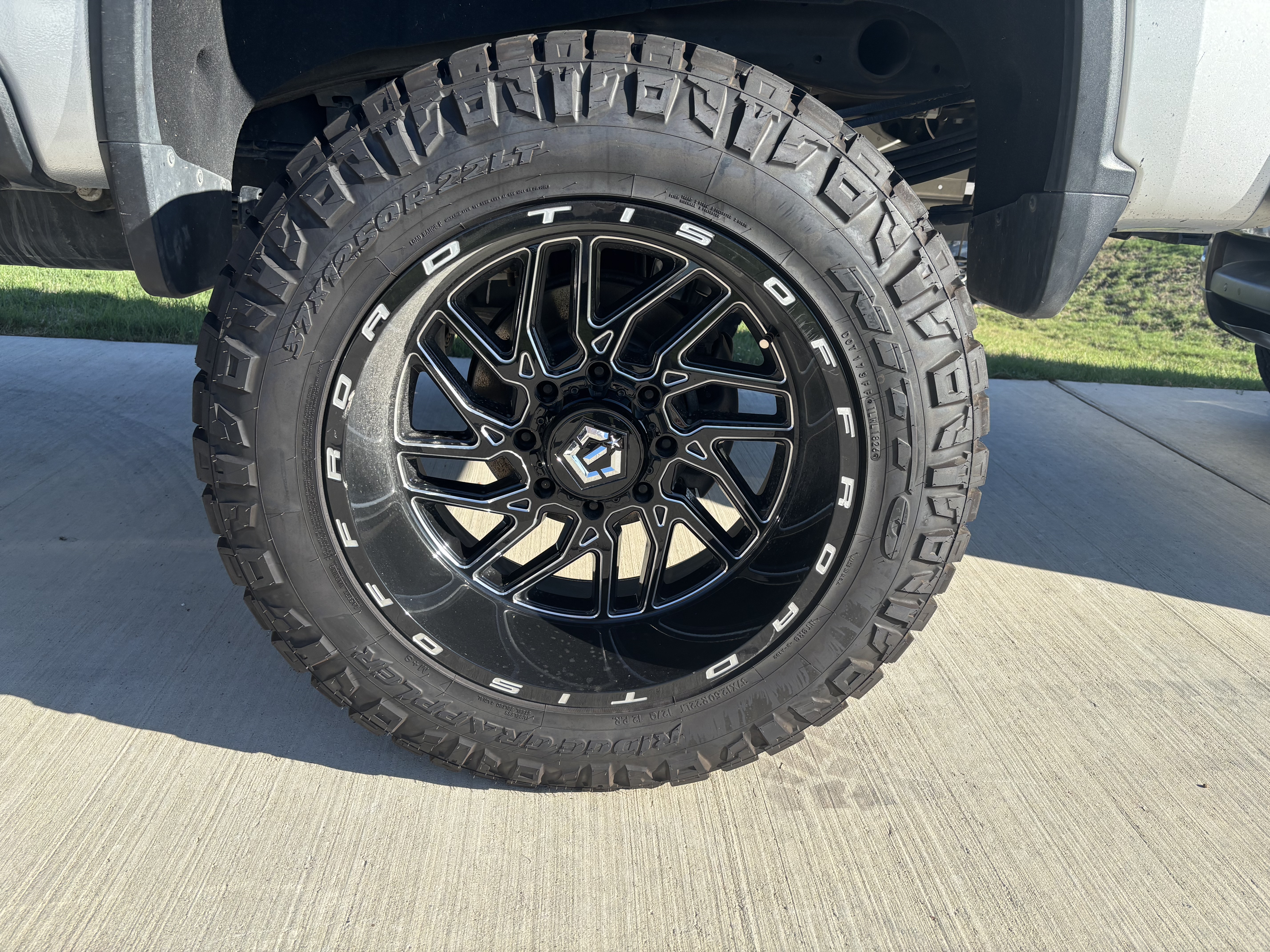 Used 2021 Chevrolet Silverado 2500 High Country w/ Z71 Off-Road Package AWD/4WD image 4