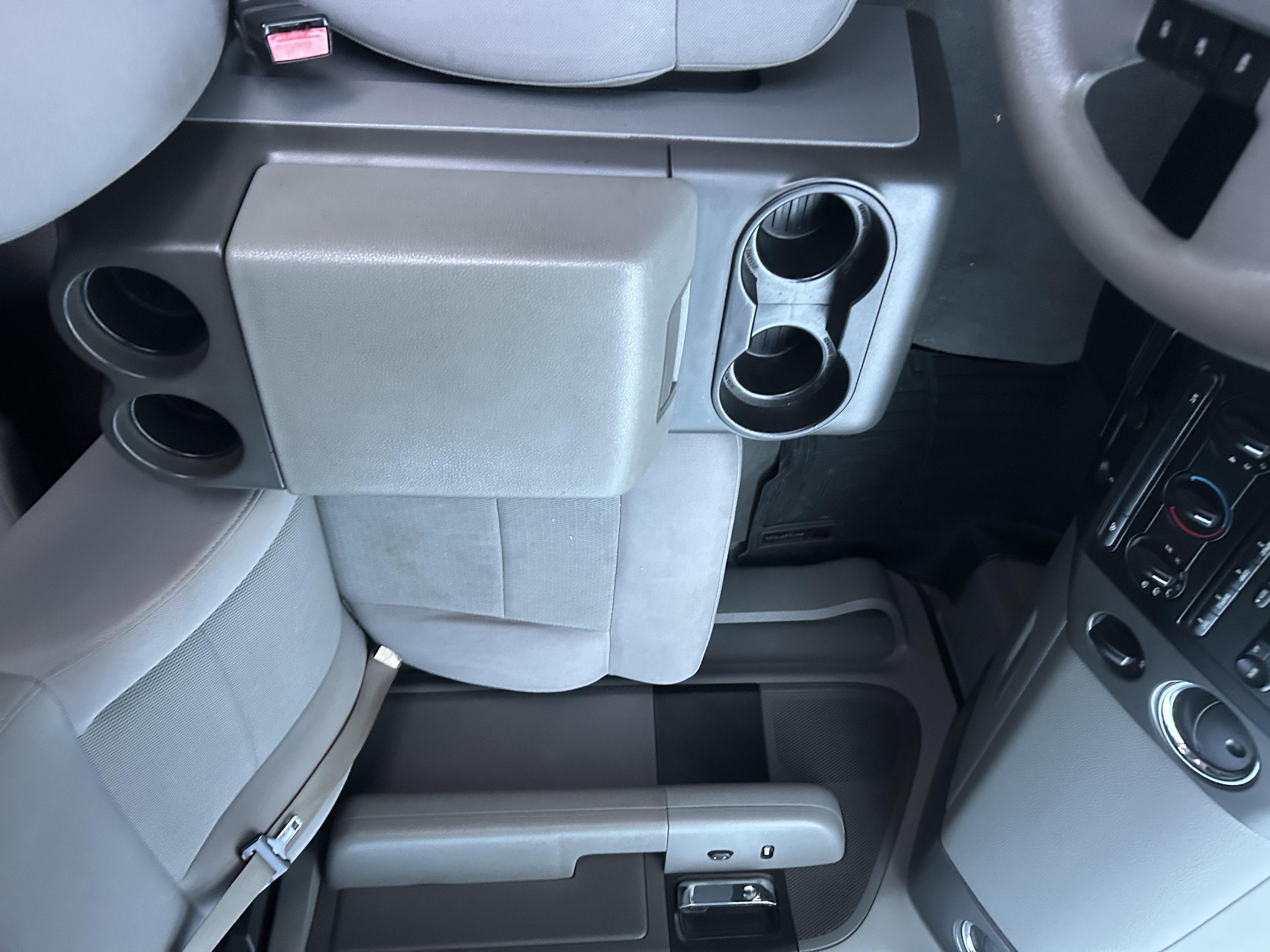 Used 2005 Ford F150 XLT AWD/4WD image 13