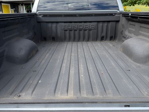 Used 2018 Toyota Tundra SR5 w/ TRD Off Road Package AWD/4WD image 9