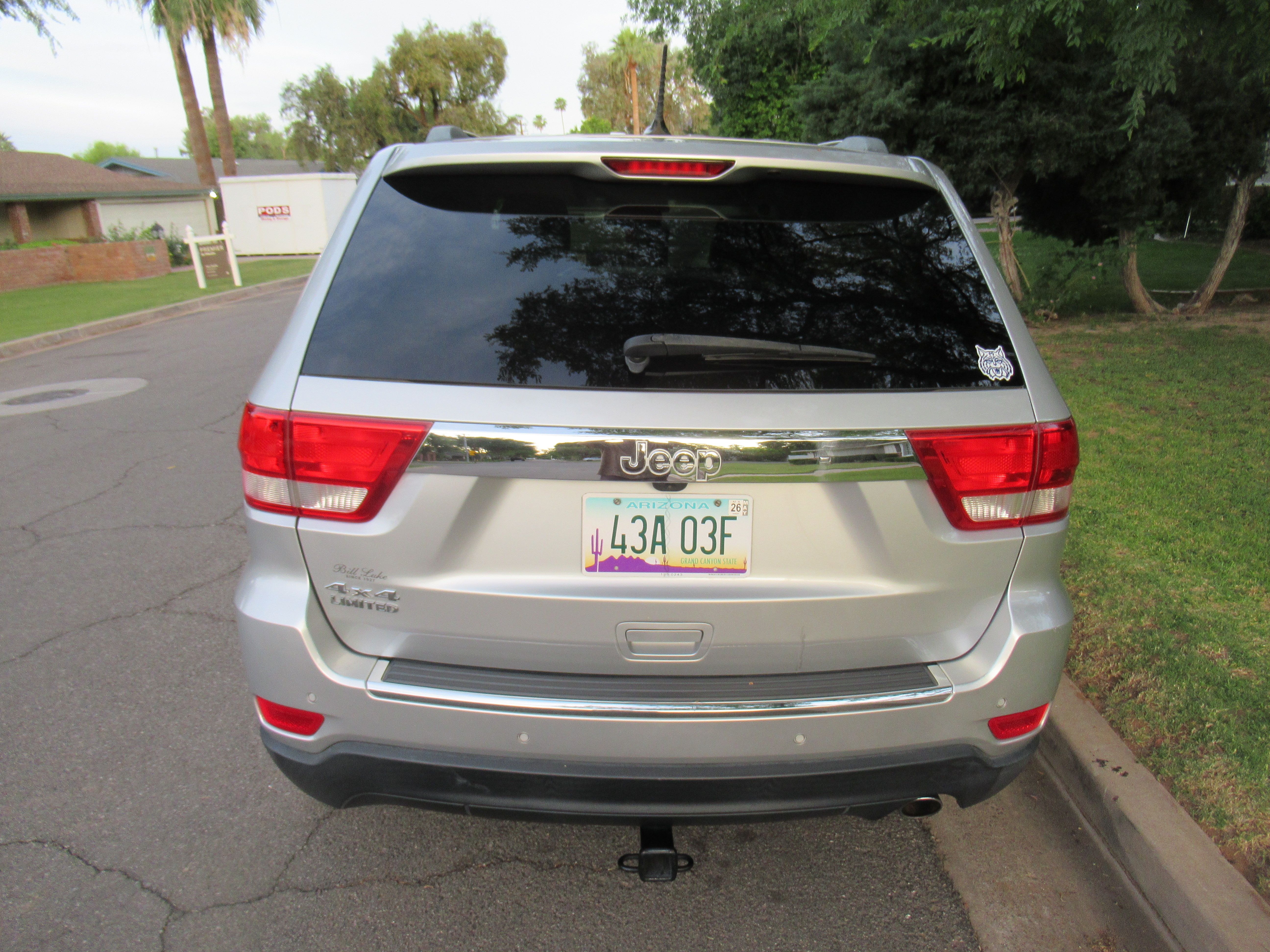 Used 2011 Jeep Grand Cherokee Limited AWD/4WD image 6