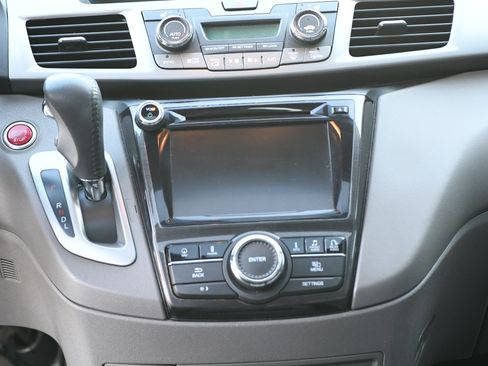 Used 2015 Honda Odyssey Touring image 18
