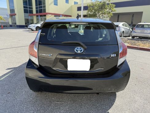 Used 2015 Toyota Prius C Three image 2