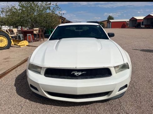 Used 2012 Ford Mustang Coupe RWD image 4