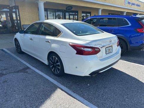 Used 2018 Nissan Altima 2.5 SV image 9