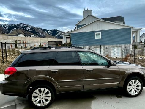 Used 2009 Subaru Outback 2.5XT Limited image 20