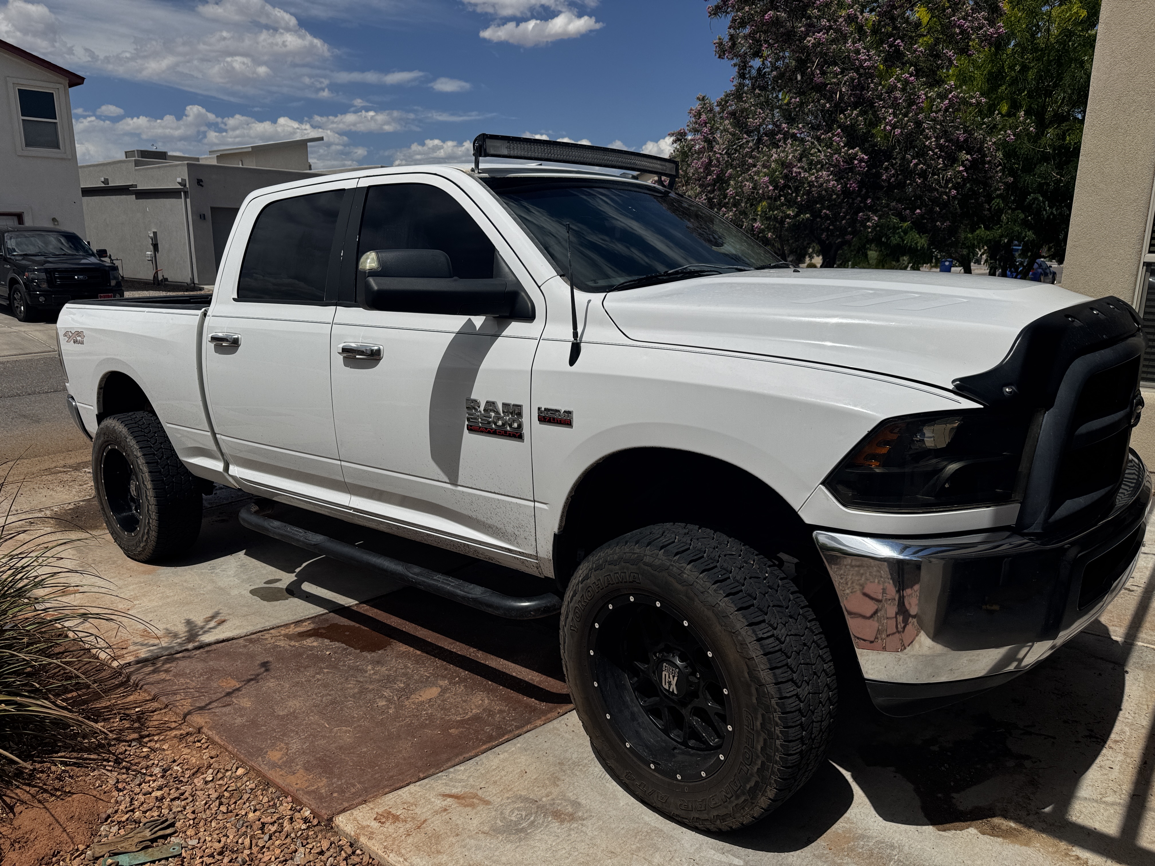 Used 2015 RAM 2500 SLT AWD/4WD image 4
