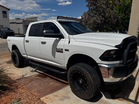 Used 2015 RAM 2500 SLT AWD/4WD image 4