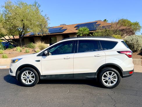 Used 2018 Ford Escape SE FWD image 5