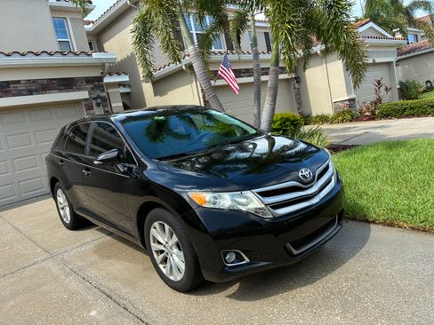 Used 2014 Toyota Venza XLE w/ XLE Premium Package FWD image 2