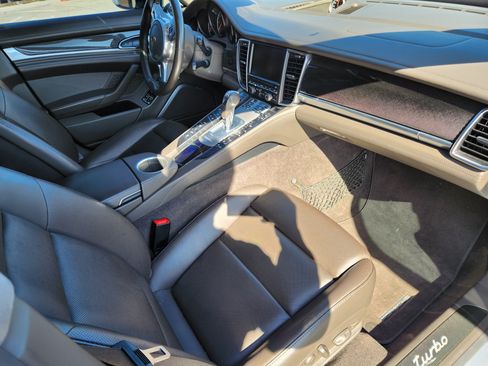 Used 2016 Porsche Panamera Turbo image 13