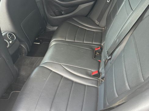 Used 2019 Mercedes-Benz C 300 Sedan image 5