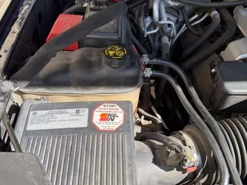 Used 2018 Cadillac Escalade ESV Premium Luxury image 15