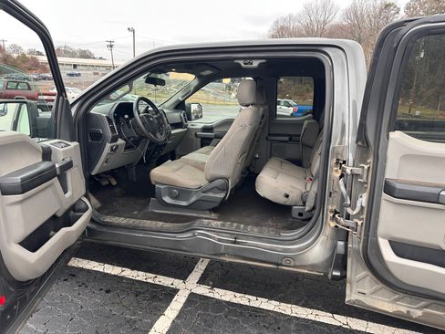 Used 2019 Ford F150 XLT image 6