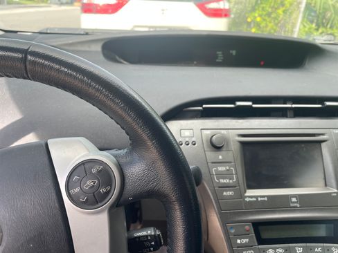 Used 2012 Toyota Prius Four image 8