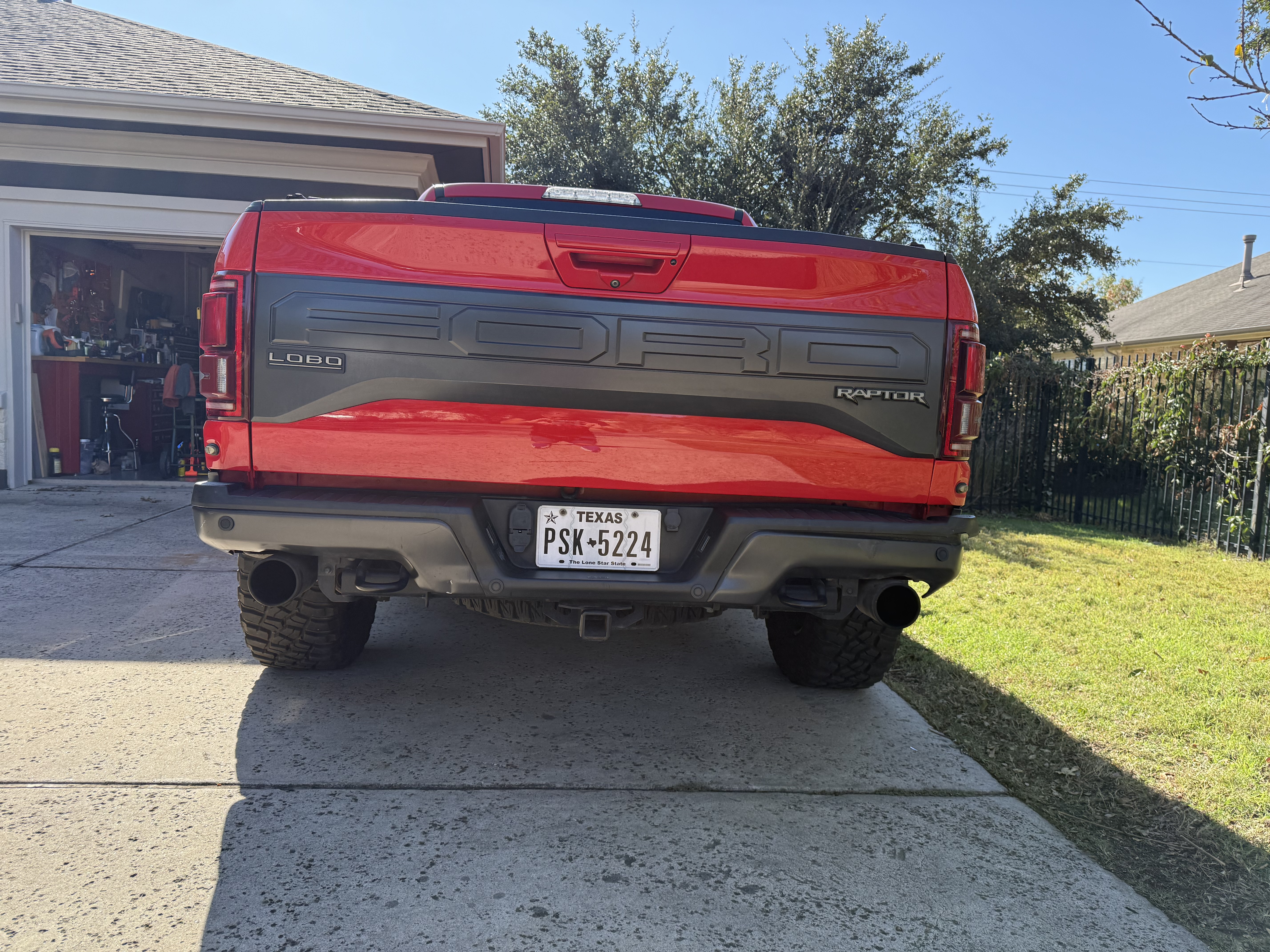 Used 2018 Ford F150 Raptor w/ Equipment Group 802A Luxury AWD/4WD image 4