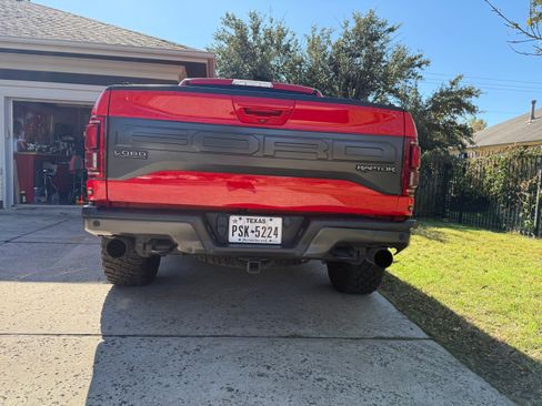 Used 2018 Ford F150 Raptor w/ Equipment Group 802A Luxury image 4