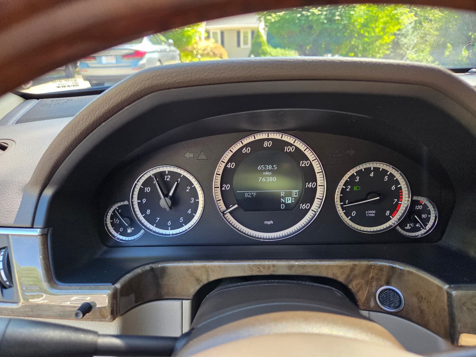 Used 2011 Mercedes-Benz E 550 4MATIC Sedan image 28
