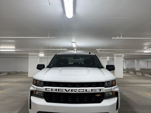 Used 2020 Chevrolet Silverado 1500 Custom w/ Custom Value Package RWD image 10