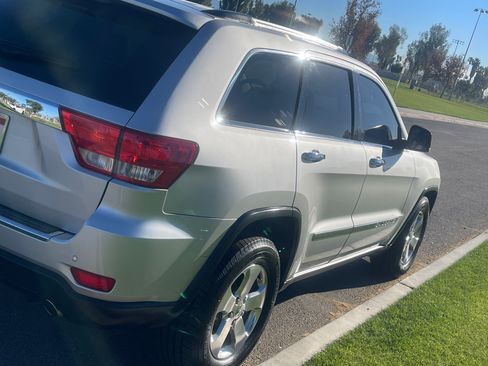 Used 2012 Jeep Grand Cherokee Limited w/ Trailer Tow Group image 16