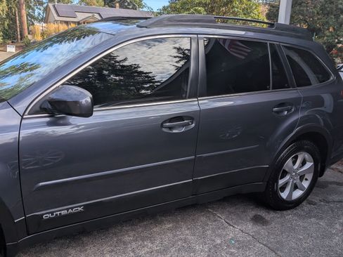 Used 2014 Subaru Outback 3.6R Limited image 9
