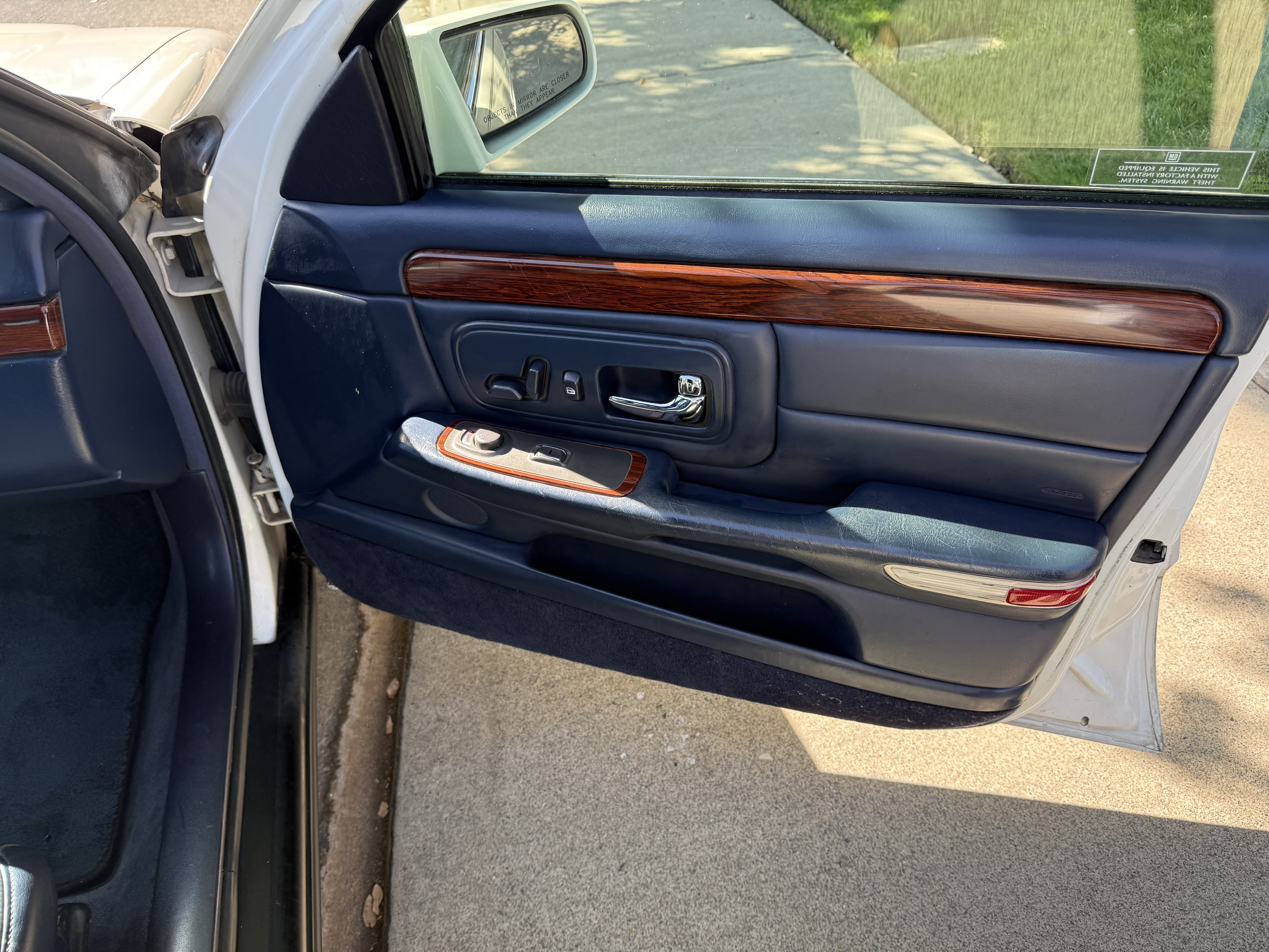 Used 1997 Cadillac De Ville Sedan w/ Safety/Security Pkg FWD image 7